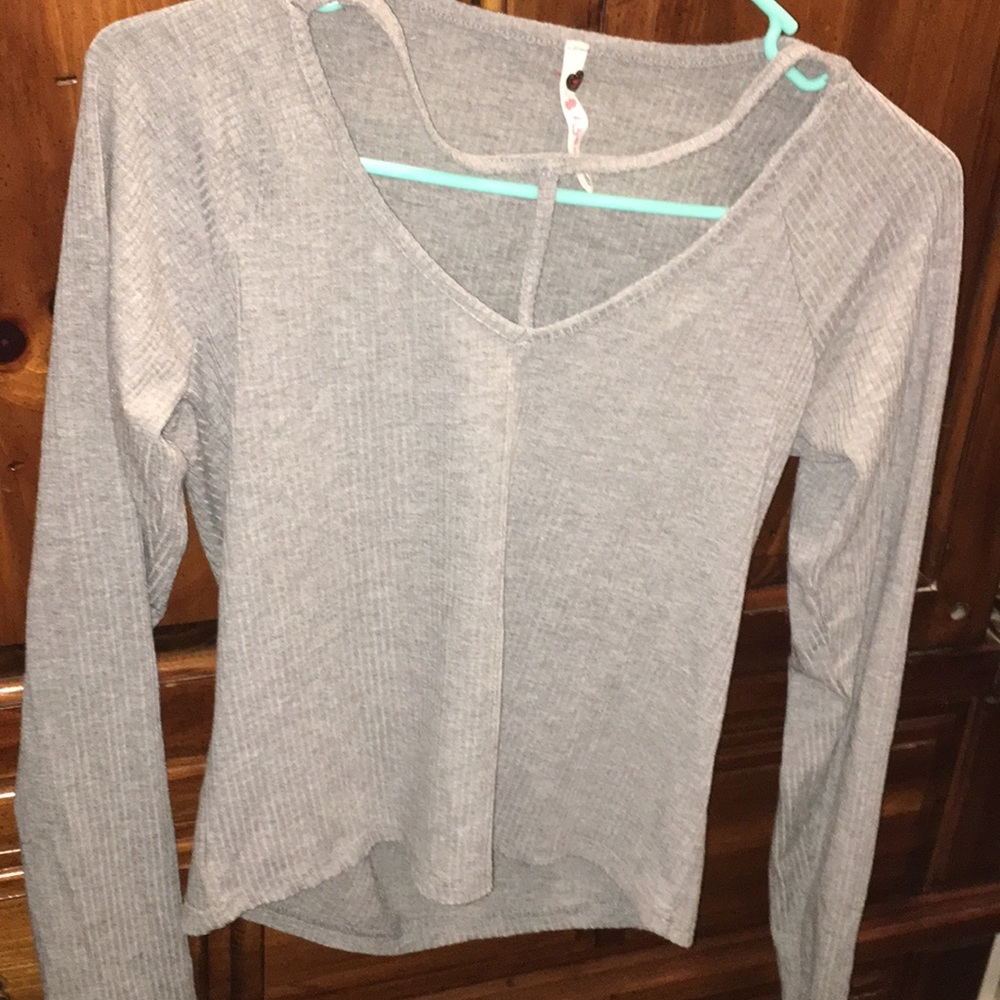 Grey long sleeve shirt